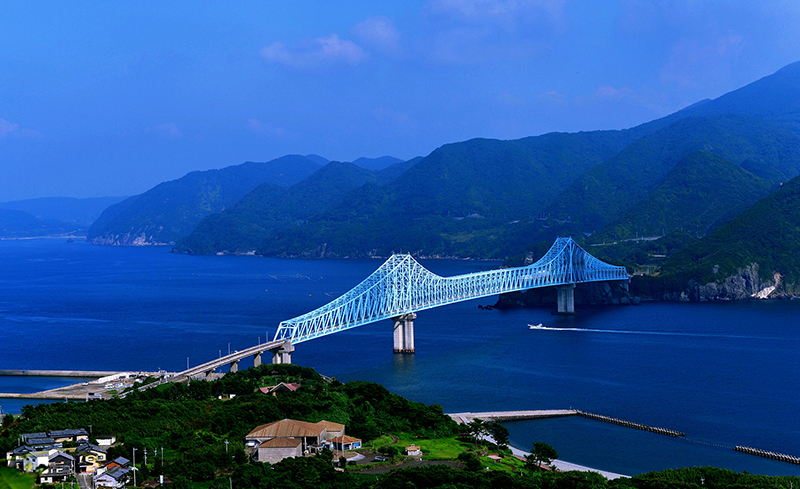 平戸市輝く生月大橋