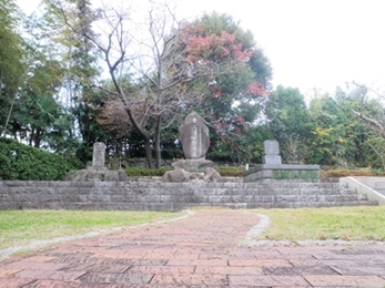 三浦按針の墓2