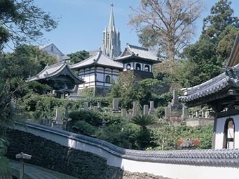 寺院と教会の見える風景1