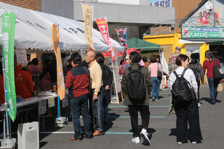 平戸瀬戸市場秋の収穫祭の画像