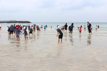 歓迎遠足（根獅子海浜公園）にて