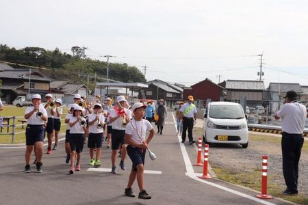 大島地区秋の交通安全パレード