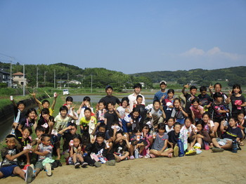 田植え　集合写真