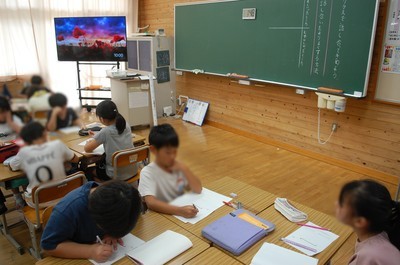 ４こく２