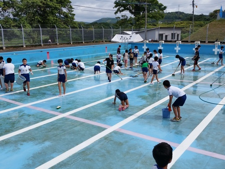 プール掃除