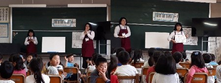 読み聞かせの様子